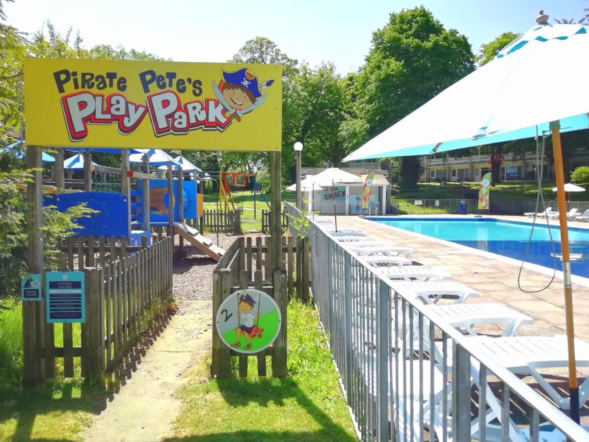 Cornwall Family Friendly Villa With Free Use Of Pool, Soft Play, Mini Golf, Tennis, Gym, Fitness Classes, Sauna And Ice Baths New Quay Exteriér fotografie